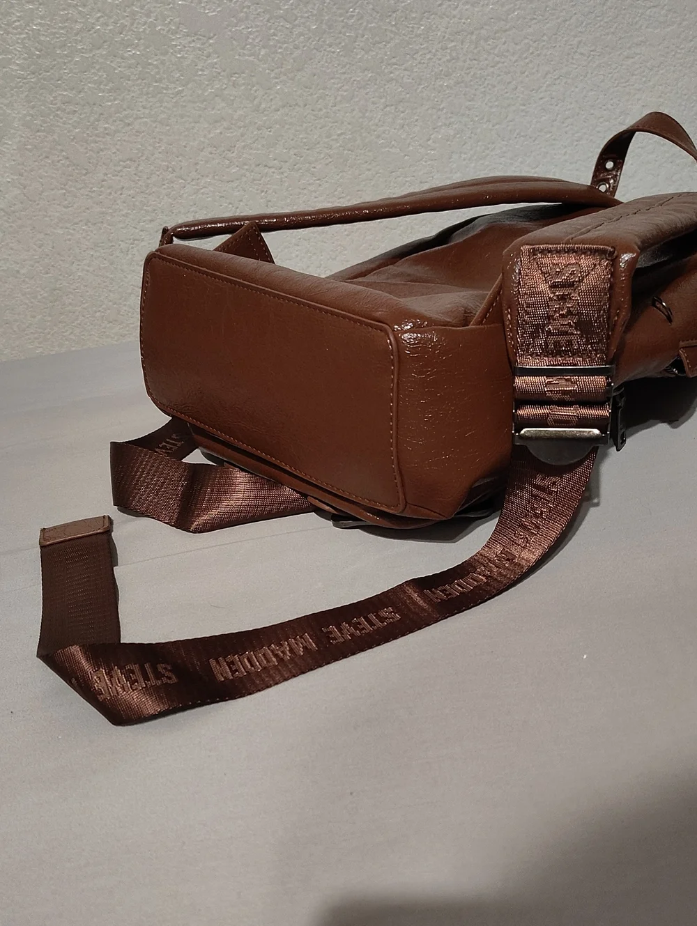 Steven Madden Brown Leather Bathpack With Adjustable Straps